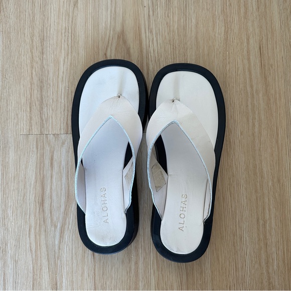 Alohas White Platform  Padded Thong Overcast Sandals - Picture 1 of 5